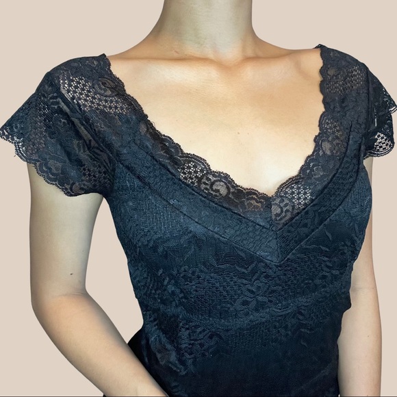 Black lace blouse - Picture 4 of 4